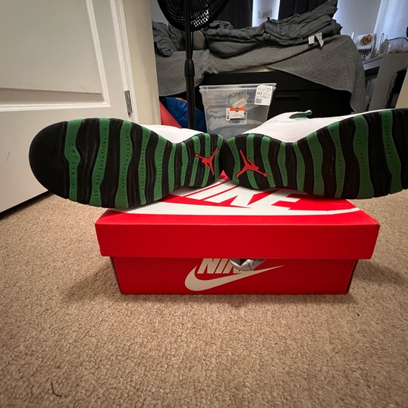 Air Jordan size 7 youth excellent used condition - Picture 2 of 9